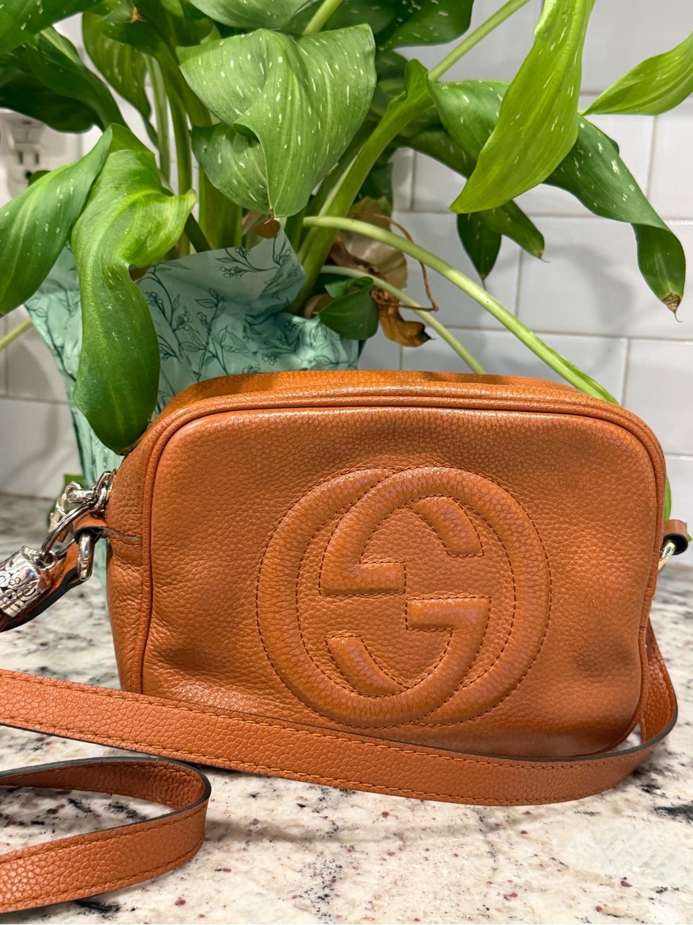 Gucci Brown Pebbled Leather Disco Crossbody with Tassel - Picture 3 of 16